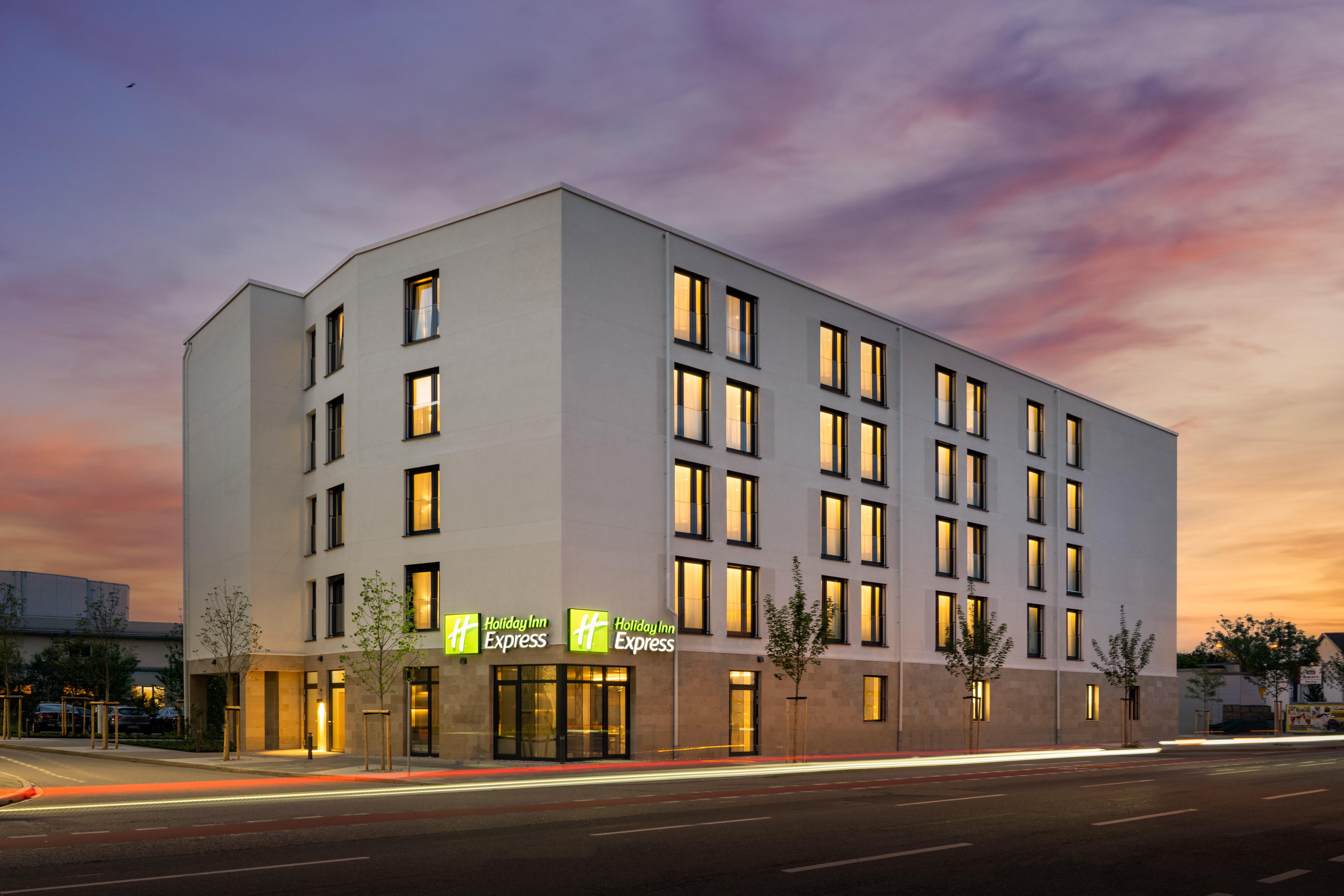 Holiday Inn Express - Rosenheim By Ihg Екстер'єр фото
