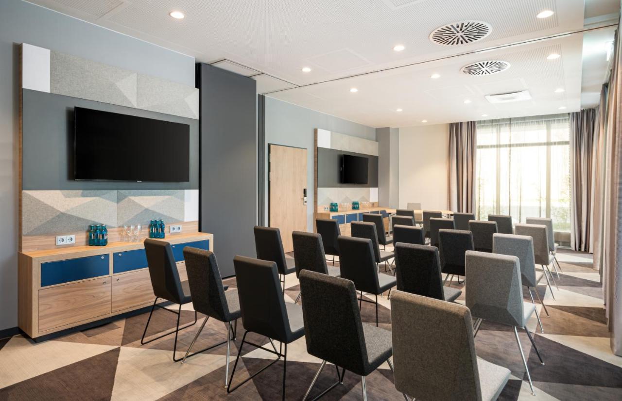Holiday Inn Express - Rosenheim By Ihg Екстер'єр фото